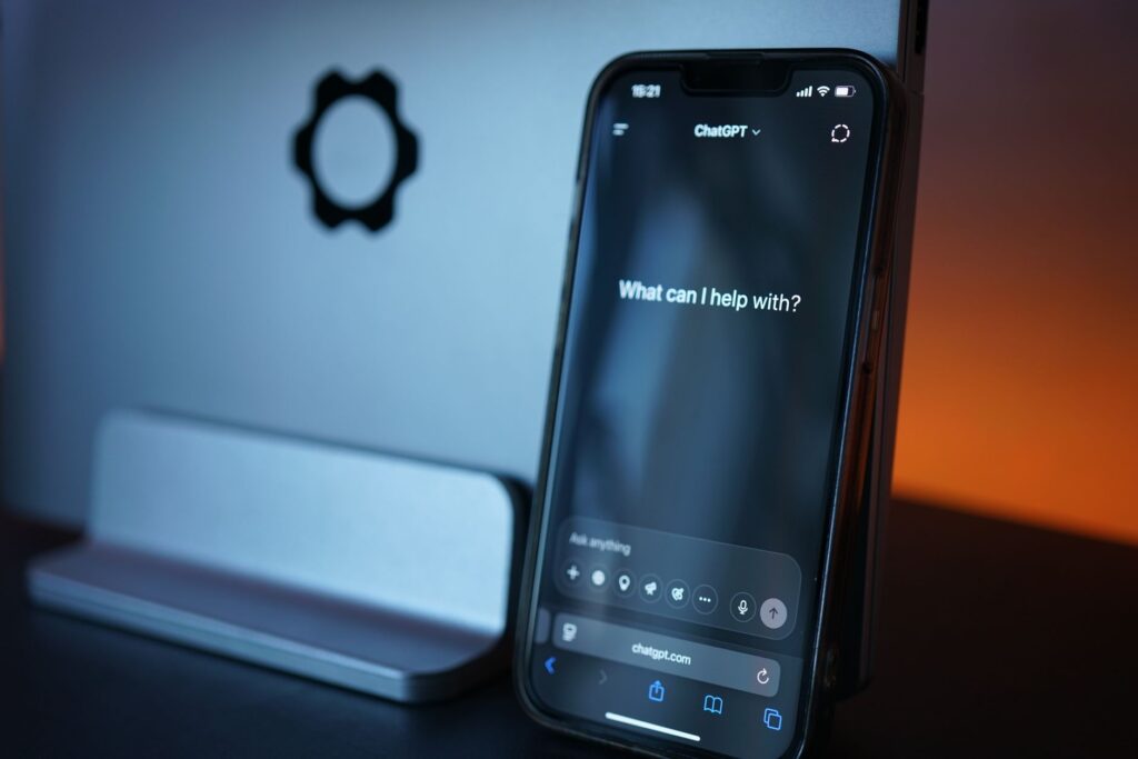 Chatbot IA pour site web : comment générer des leads 24h/24 en 2026 — photo Tim Witzdam / Pexels