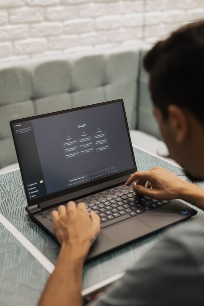 Assistant IA sur ordinateur portable